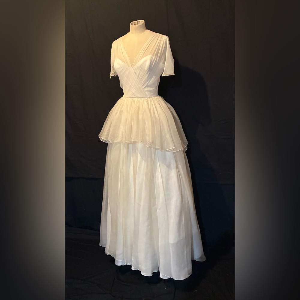 White 2 Piece Designer Wedding Dress Chiffon, Organza NEW Size 2 Pas de Deux